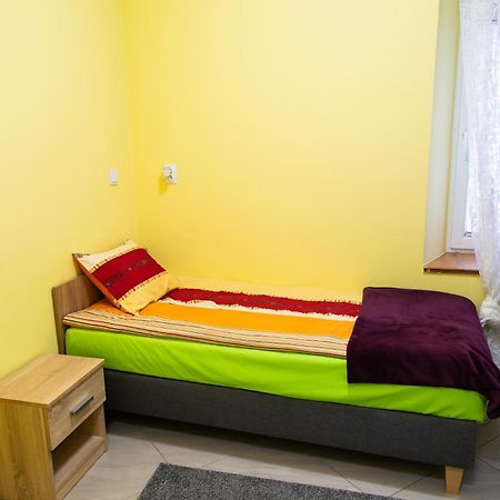 Apartament Przy Rynku Ostrowiec Swietokrzyski Luaran gambar
