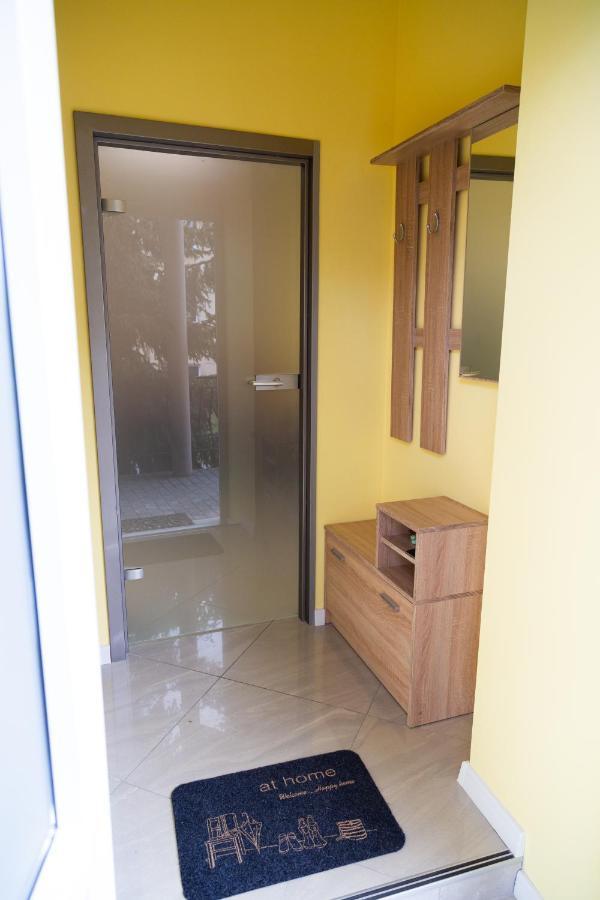 Apartament Przy Rynku Ostrowiec Swietokrzyski Luaran gambar